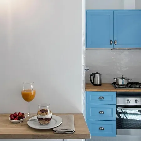 Relaxing And Authentic Terrace Duplex Near Alfama דירה ליסבון