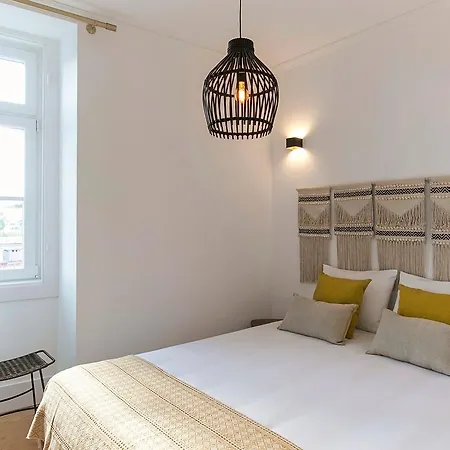 Relaxing And Authentic Terrace Duplex Near Alfama Apartment *