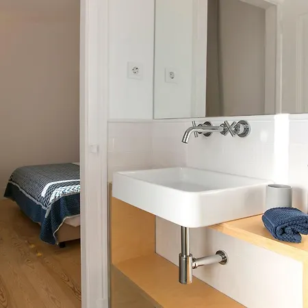Relaxing And Authentic Terrace Duplex Near Alfama Apartment Lissabon